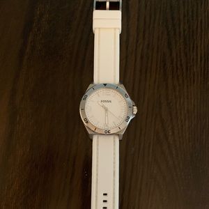 Mens fossil watch- perfect condition.needs new battery. Asking $20